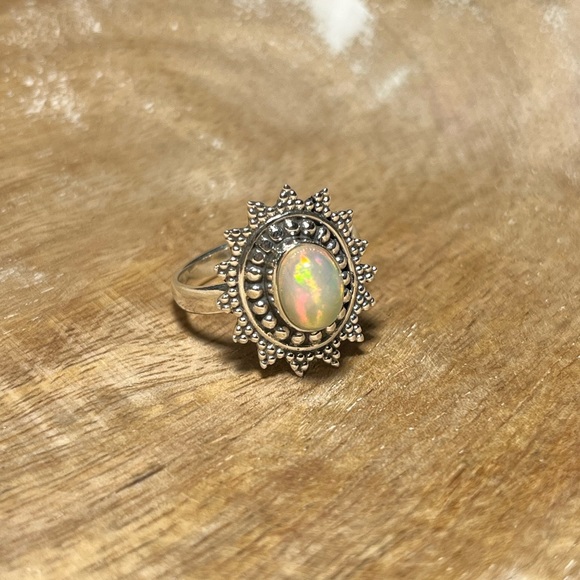 Natural Ethiopian Opal 925 Sterling Silver Ring - Picture 3 of 15